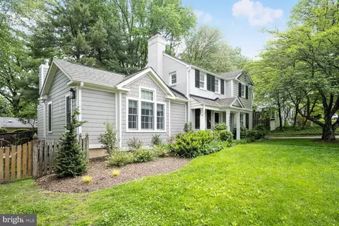 5600 Vernon Pl, Bethesda, MD 20817