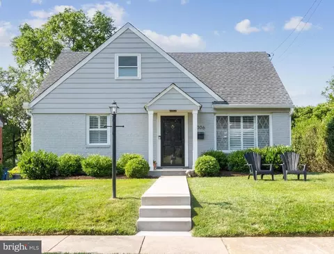 5006 Cushing Dr, Kensington, MD 20895