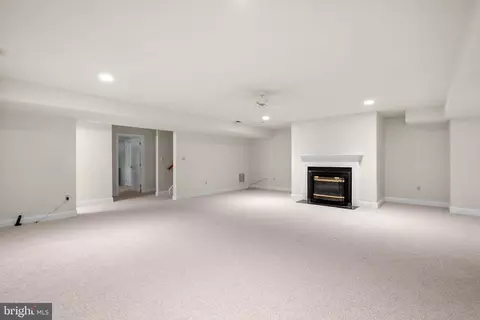 Living - 16216 Whitehaven Rd, Silver Spring, MD 20906 photo 8 of 8