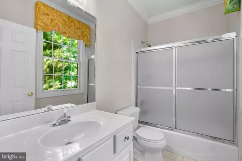 Bath - 16216 Whitehaven Rd, Silver Spring, MD 20906 photo 4 of 6