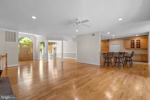 Living - 16216 Whitehaven Rd, Silver Spring, MD 20906 photo 1 of 8