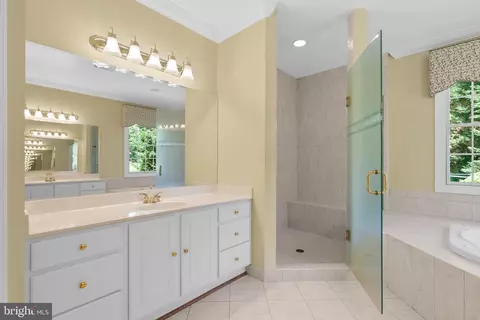 Bath - 16216 Whitehaven Rd, Silver Spring, MD 20906 photo 3 of 6