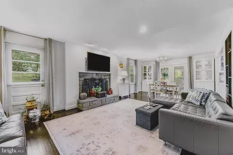 Living - 1604 Gamewell Rd, Silver Spring, MD 20905 photo 1 of 1