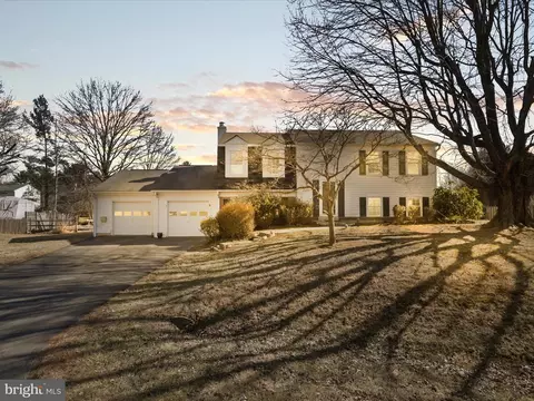 2 Darnell Ct, Olney, MD 20832