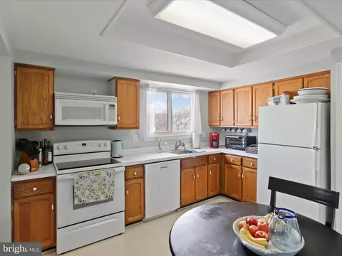 2 Darnell Ct, Olney, MD 20832 photo 8