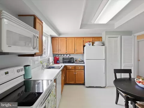 2 Darnell Ct, Olney, MD 20832 photo 9
