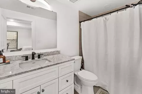 Bath - 15807 Thompson Rd, Silver Spring, MD 20905 photo 8 of 8