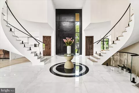 Entry Way - 15807 Thompson Rd, Silver Spring, MD 20905 photo 2 of 12