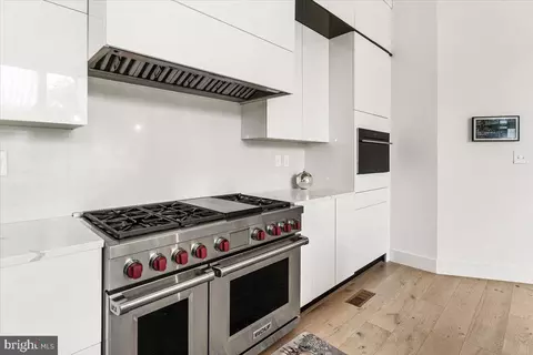 Kitchen - 15807 Thompson Rd, Silver Spring, MD 20905 photo 5 of 6