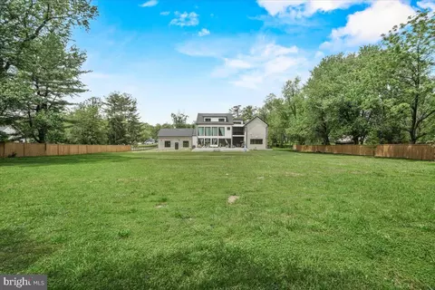 Exterior - 15807 Thompson Rd, Silver Spring, MD 20905 photo 7 of 9