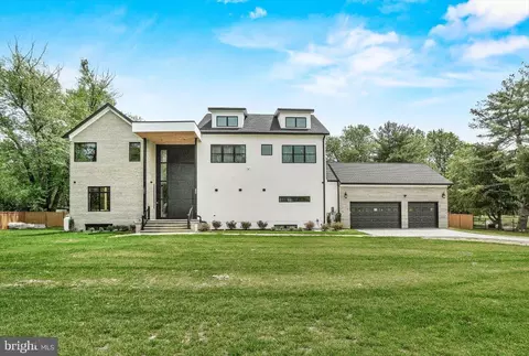 15807 Thompson Rd, Silver Spring, MD 20905