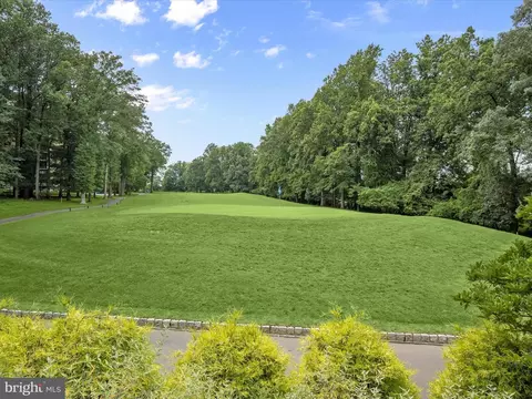 Exterior - 15107 Interlachen Dr #2-919, Silver Spring, MD 20906 photo 4 of 7