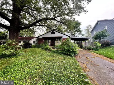 10004 Clue Dr, Bethesda, MD 20817