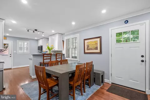 Entry Way - 9911 Edgehill Ln, Silver Spring, MD 20901 photo 1 of 3