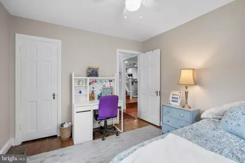 Bedroom - 9911 Edgehill Ln, Silver Spring, MD 20901 photo 2 of 8