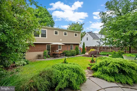 Exterior - 9911 Edgehill Ln, Silver Spring, MD 20901 photo 6 of 8