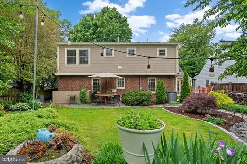 Exterior - 9911 Edgehill Ln, Silver Spring, MD 20901 photo 7 of 8