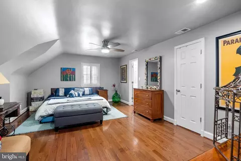 Bedroom - 9911 Edgehill Ln, Silver Spring, MD 20901 photo 6 of 8