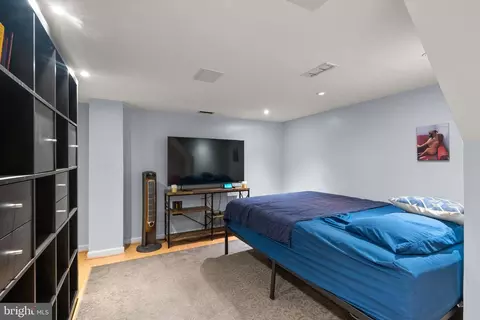 Bedroom - 9911 Edgehill Ln, Silver Spring, MD 20901 photo 7 of 8