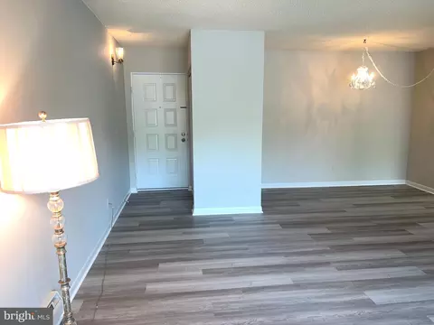 Living - 15300 Beaverbrook Ct #88-2B, Silver Spring, MD 20906 photo 1 of 4