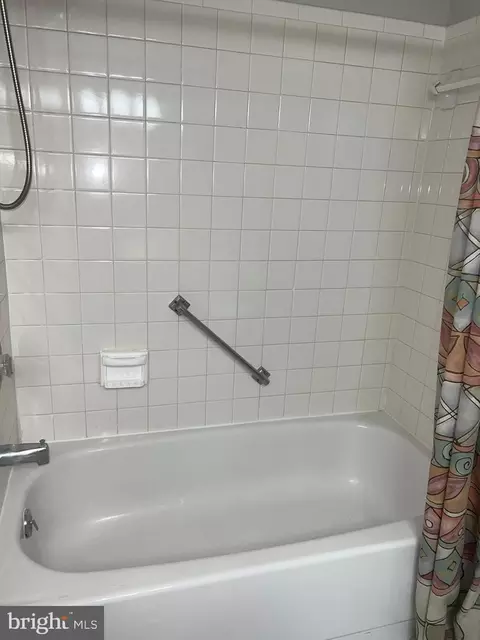 Bath - 15300 Beaverbrook Ct #88-2B, Silver Spring, MD 20906 photo 5 of 6