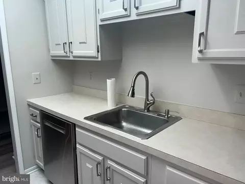 Kitchen - 15300 Beaverbrook Ct #88-2B, Silver Spring, MD 20906 photo 3 of 4