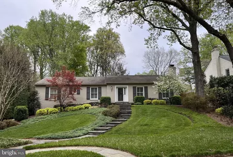 5 Savannah Ct, Bethesda, MD 20817