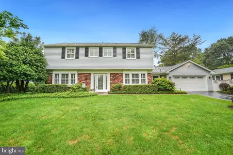 14208 Burning Bush Ln, Silver Spring, MD 20906 photo 2