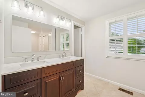 14208 Burning Bush Ln, Silver Spring, MD 20906 photo 38