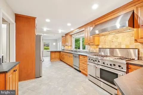 14208 Burning Bush Ln, Silver Spring, MD 20906 photo 21