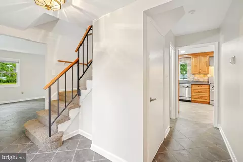14208 Burning Bush Ln, Silver Spring, MD 20906 photo 6