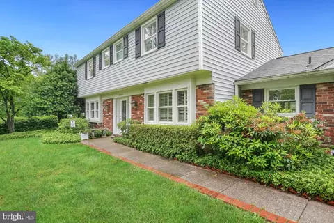 14208 Burning Bush Ln, Silver Spring, MD 20906 photo 4