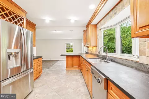 14208 Burning Bush Ln, Silver Spring, MD 20906 photo 19