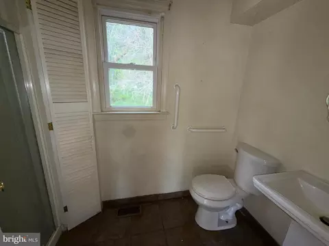 Bath - 15901 River Rd, Poolesville, MD 20837 photo 1 of 1
