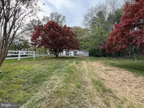 Exterior - 15901 River Rd, Poolesville, MD 20837 photo 2 of 2
