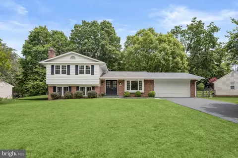 11725 Becket St, Potomac, MD 20854