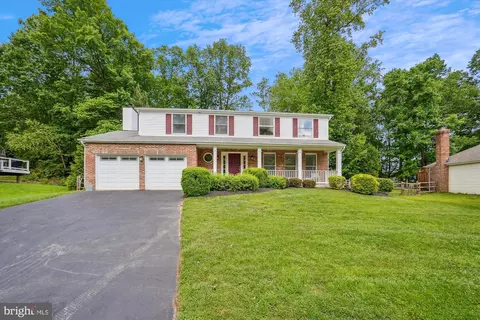7613 Timbercrest Dr, Derwood, MD 20855