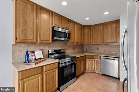 25 Silver Moon Dr, Silver Spring, MD 20904 photo 7
