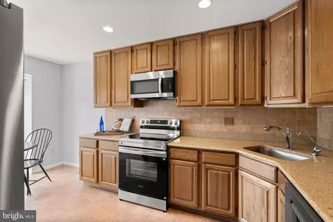 25 Silver Moon Dr, Silver Spring, MD 20904 photo 6