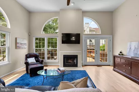 25 Silver Moon Dr, Silver Spring, MD 20904 photo 3