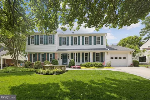 706 Fordham St, Rockville, MD 20850