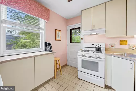 10115 Day Ave, Silver Spring, MD 20910 photo 10