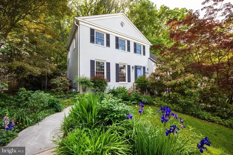 7 Whippoorwill Ct, Rockville, MD 20852