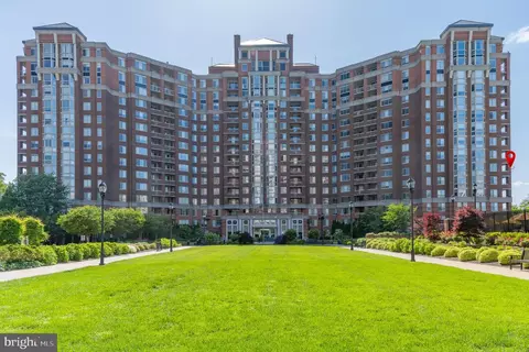 5809 Nicholson Ln #616, Rockville, MD 20852