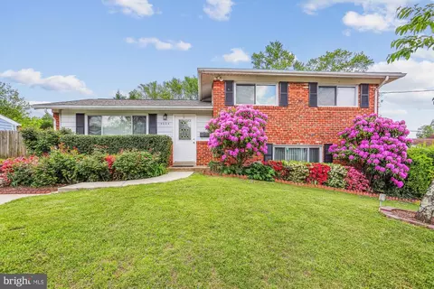 5004 Mccall St, Rockville, MD 20853