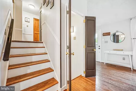 19110 Dowden Cir, Poolesville, MD 20837 photo 8
