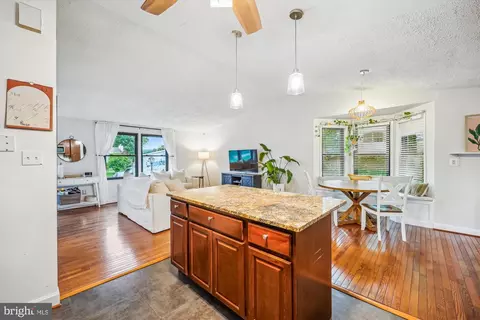 19110 Dowden Cir, Poolesville, MD 20837 photo 15