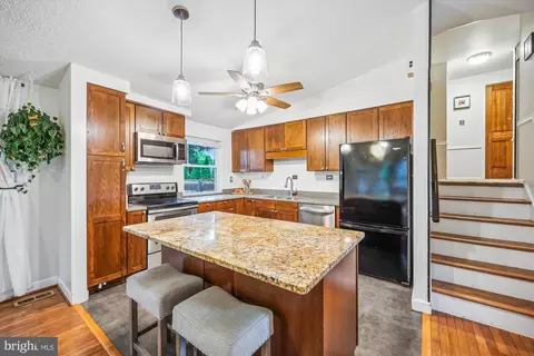19110 Dowden Cir, Poolesville, MD 20837 photo 14