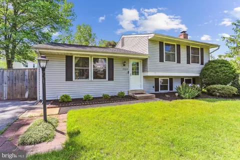 19110 Dowden Cir, Poolesville, MD 20837
