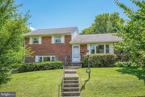 12102 Hunters Ln, Rockville, MD 20852